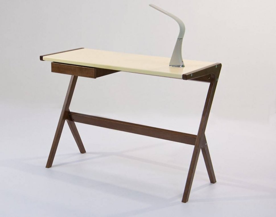 Стол письменный из массива Уно