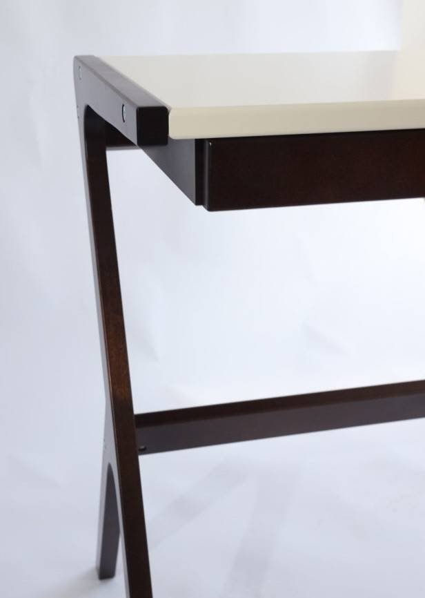 Стол письменный из массива Уно