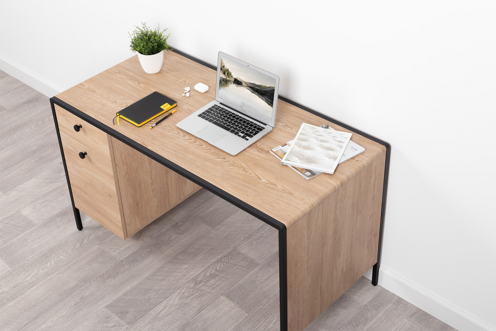 Брюс Стол письменный 12.157 Battle rock FSC Santiago / Черный